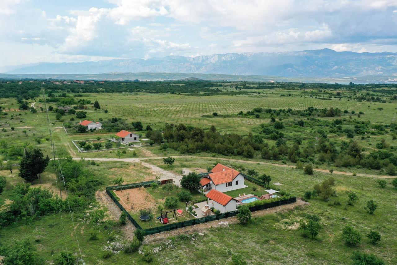 Villa Ena With Pool & Jacuzzi Donji Kasic Dış mekan fotoğraf