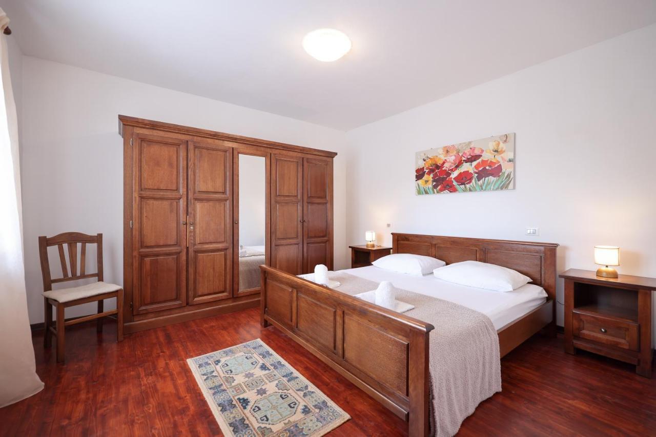 Villa Ena With Pool & Jacuzzi Donji Kasic Dış mekan fotoğraf